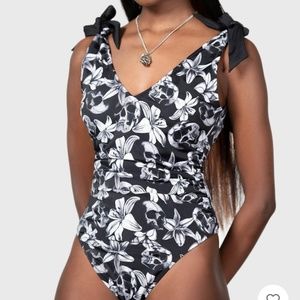 NWOT Nerissa Swimsuit - Killstar